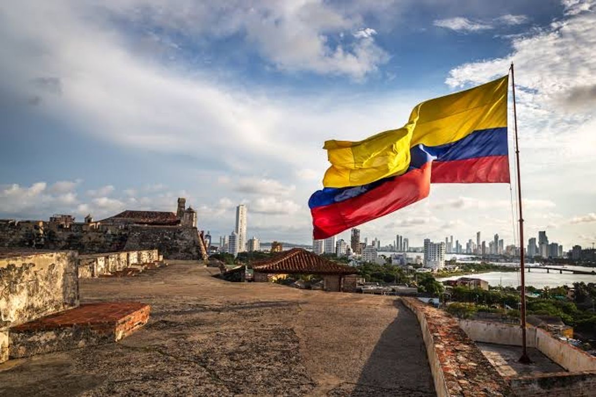 Social 10 Destinos turísticos MAIS BARATOS para visitar fora do Brasil ...