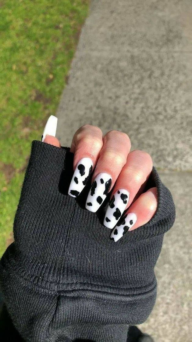 Moda unhas de vaquinha 