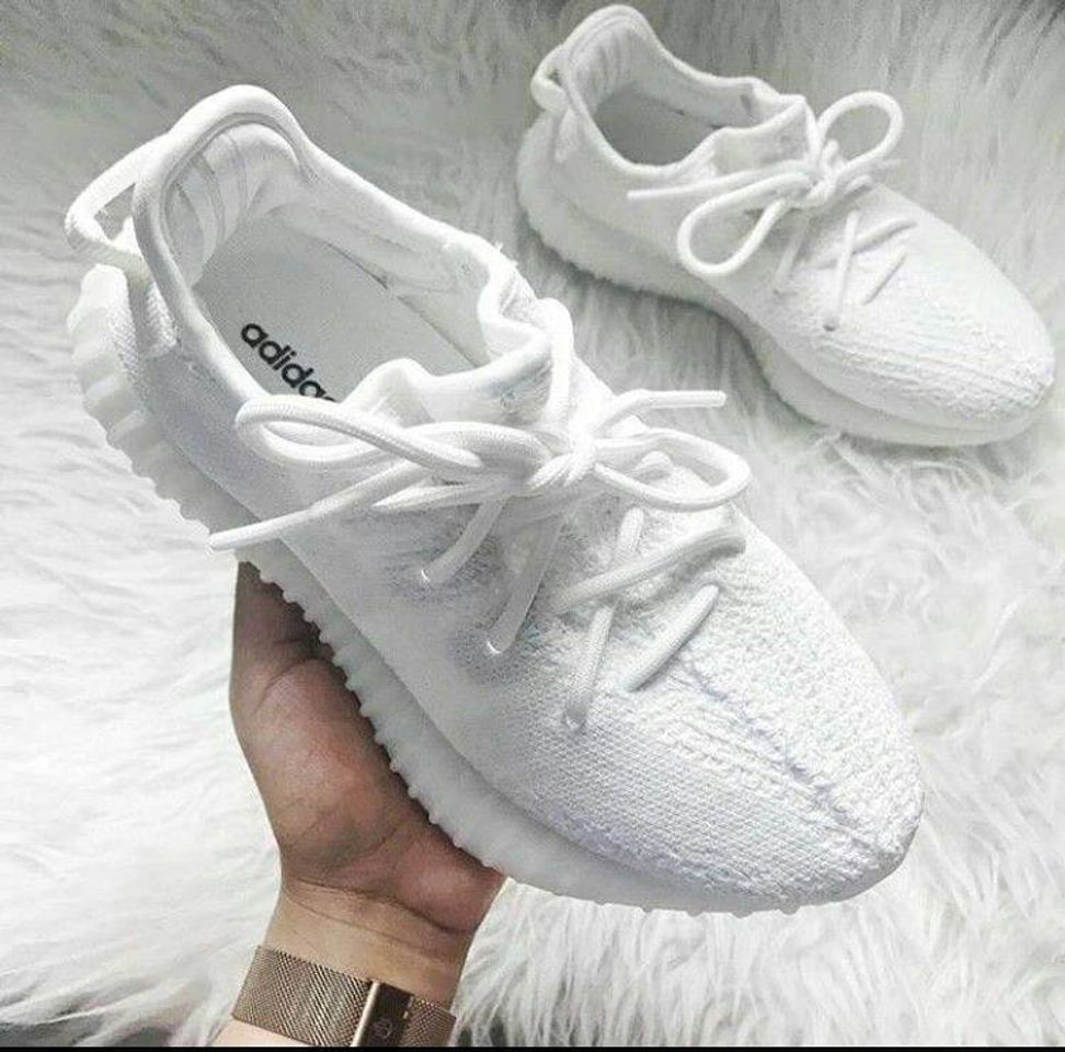 Moda Yeezy 350 V2 amo este color