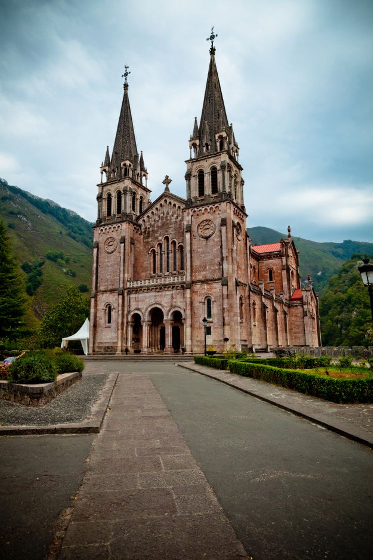 Place Basílica de Covadonga