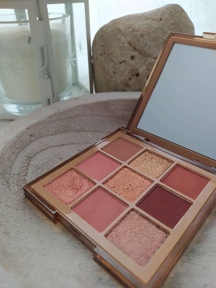 Producto Nude Obsessions - Paleta de sombras de ojos  HUDA BEAUTY