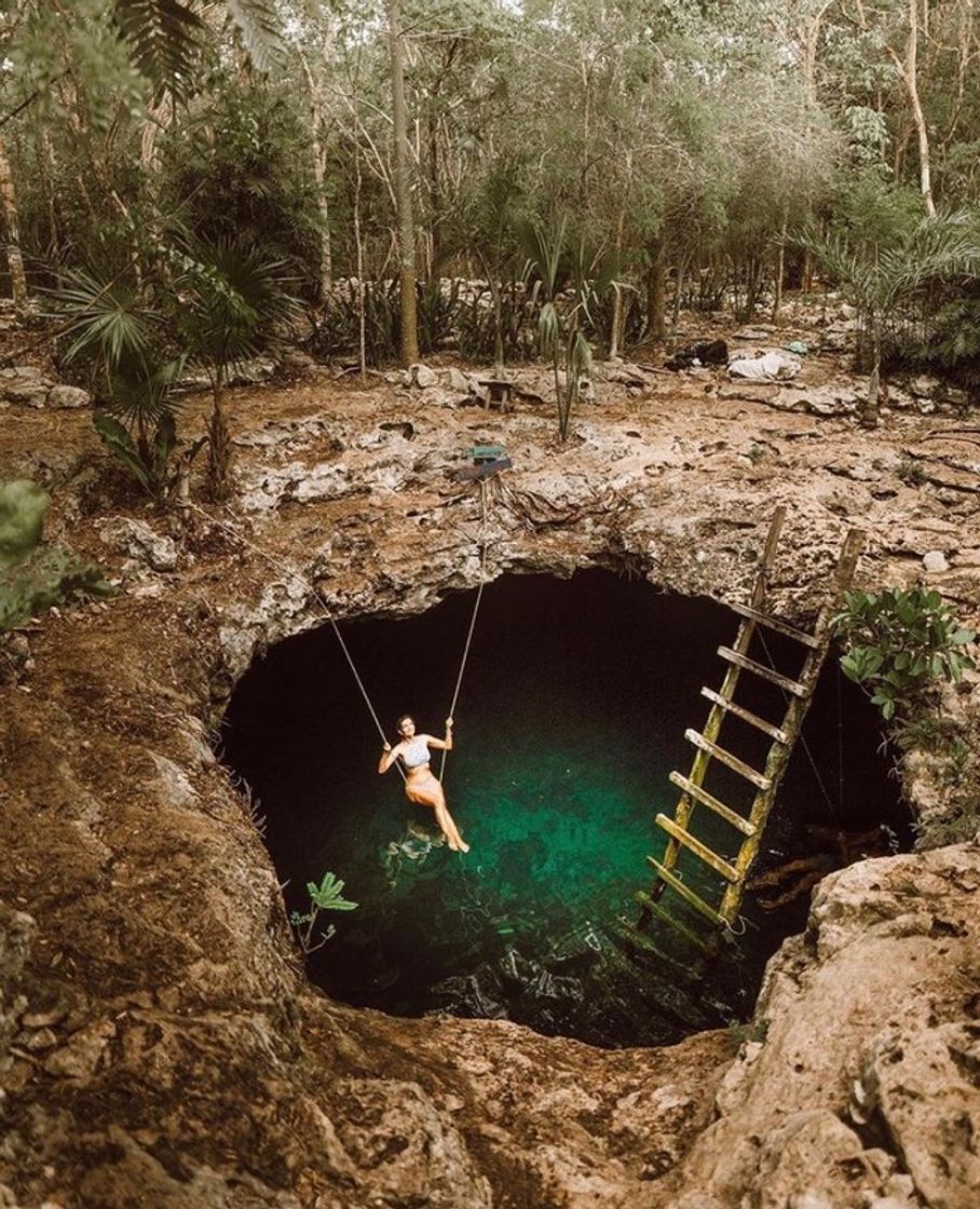 Lugar Cenote Calavera