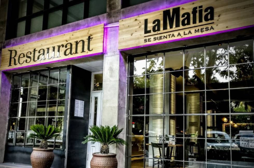 Restaurantes Restaurante la Mafia Se Sienta A la Mesa