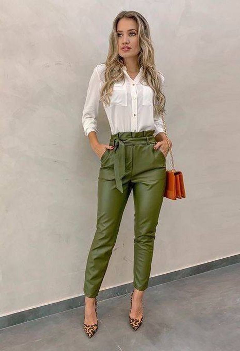 Social Calça e camisa básica é maravilhoso SIM