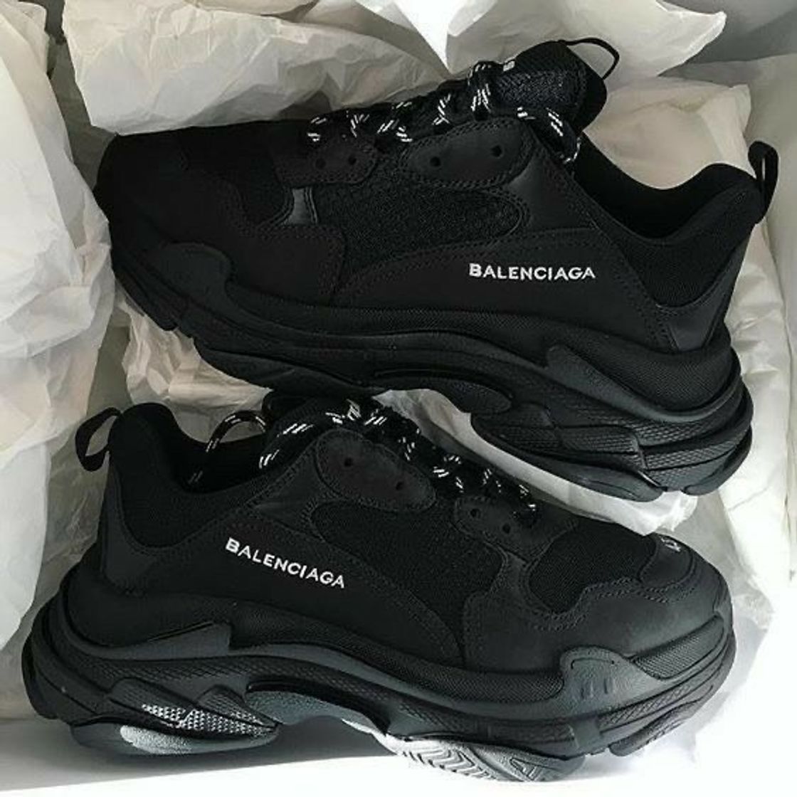 Fashion Tênis Triple S preto Balenciaga ☁️✨