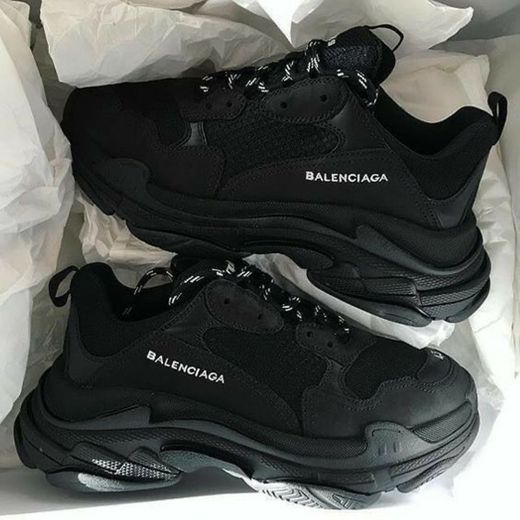 Tênis Triple S preto Balenciaga ☁️✨