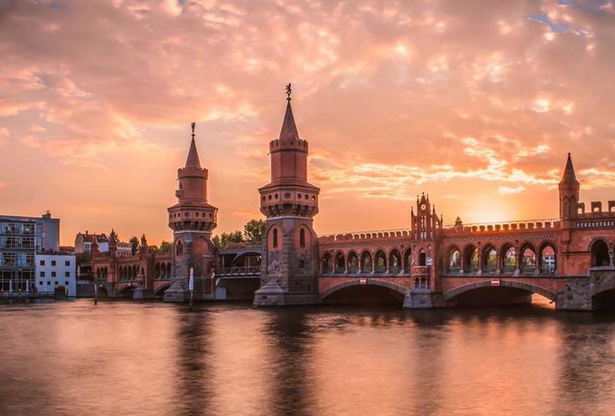 Lugar Oberbaumbrücke