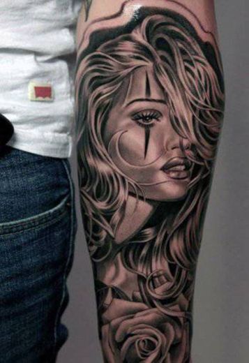Tatuaje de una mujer