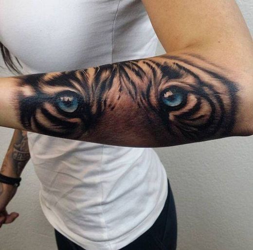 Tatuaje de la cara de tigre
