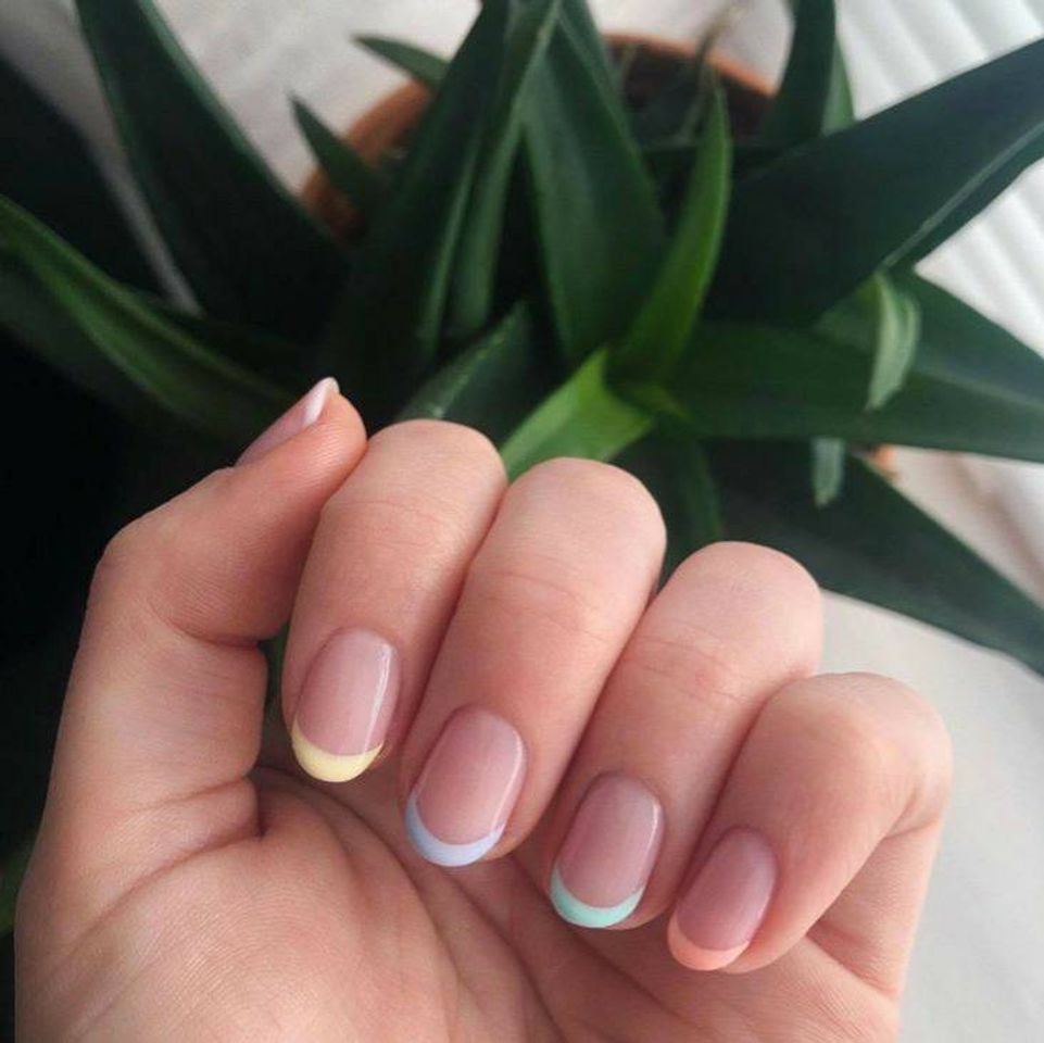 Moda soft nail inspo