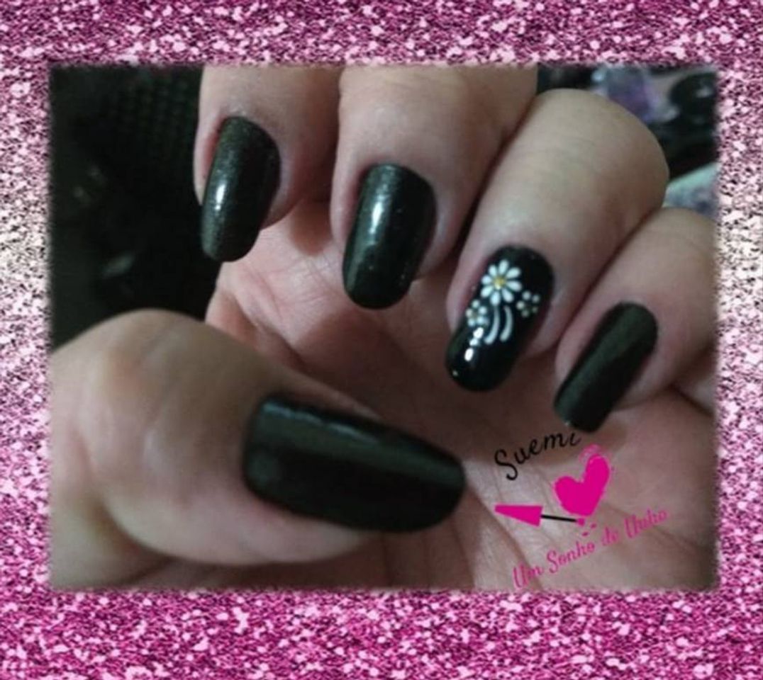 Moda Unhas simples com adesivos