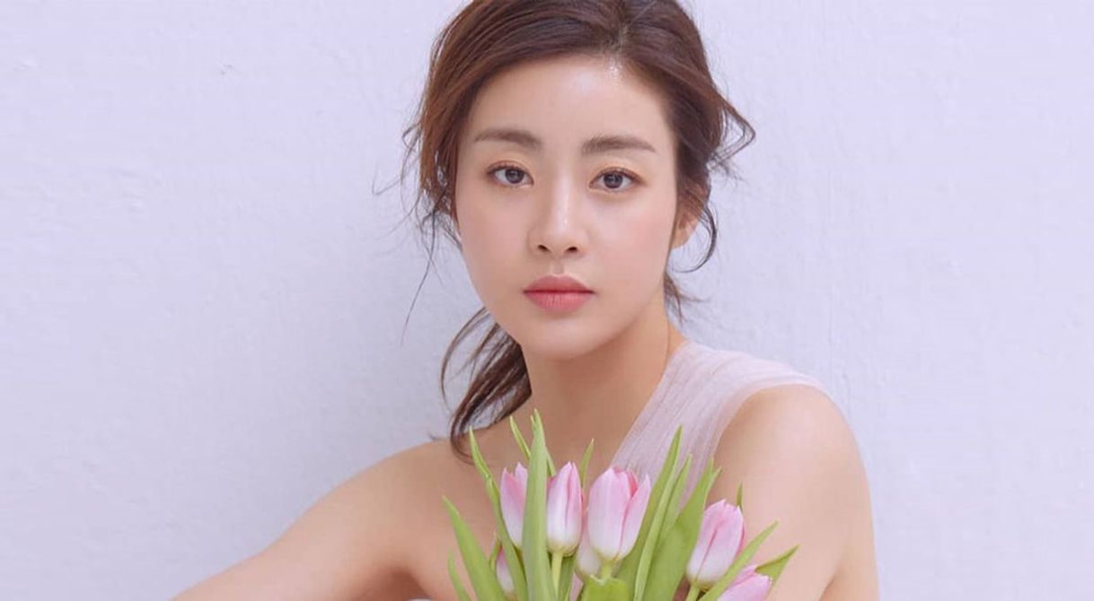 Moda Kang Sora anuncia matrimonio con su novio no celebridad + ...