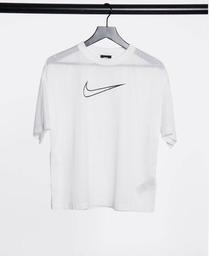 Camiseta blanca de manga corta y malla de Nike