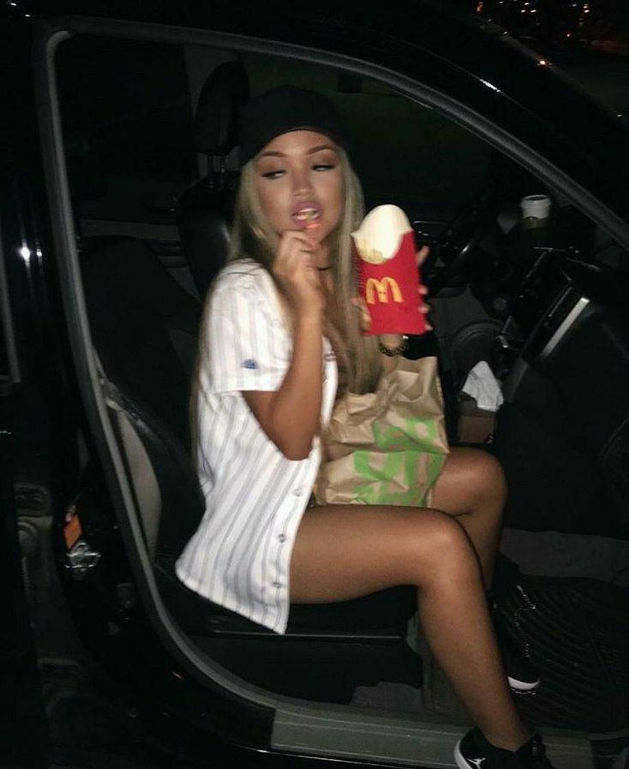 Moda Foto no carro🍟🚗