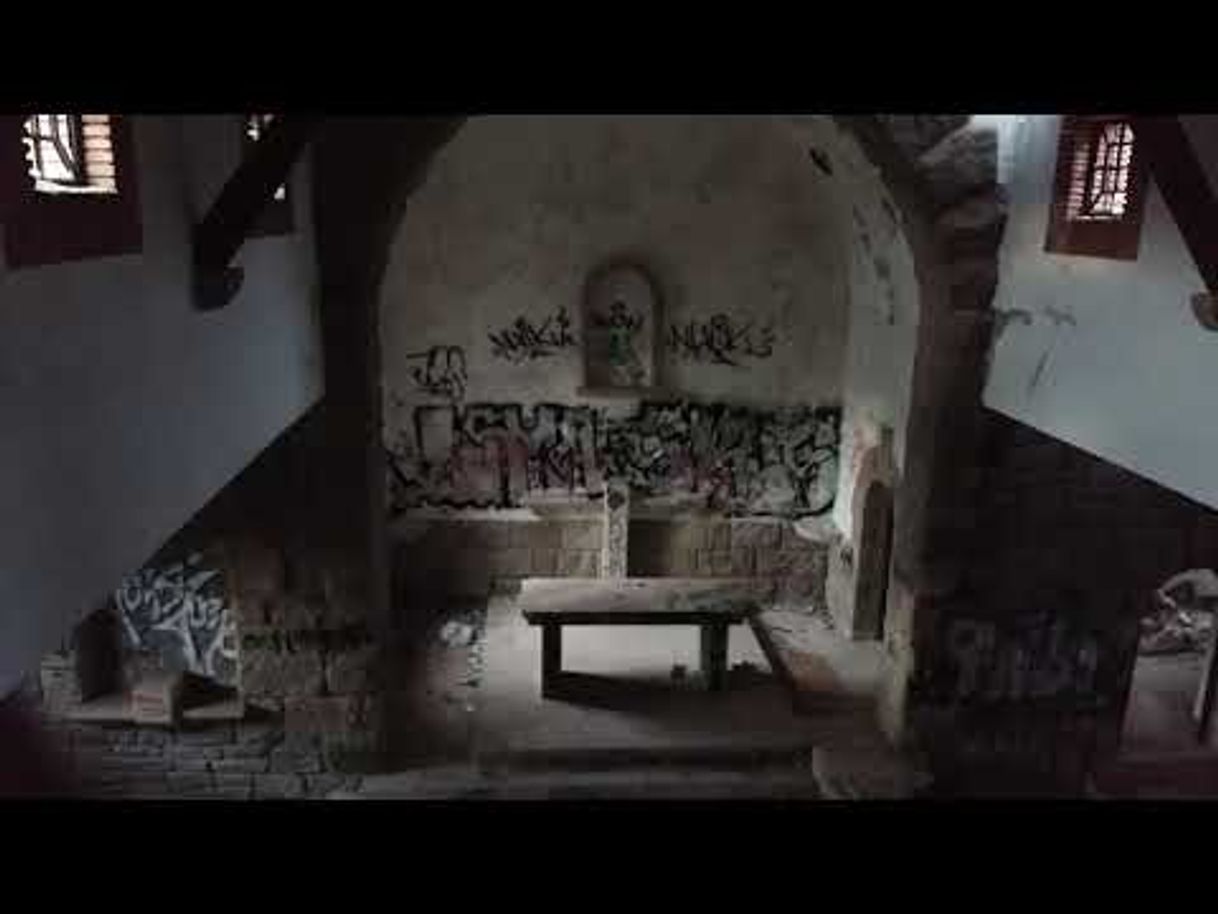 Place En el minuto 2:28 oimos un ruido escalofriante - YouTube