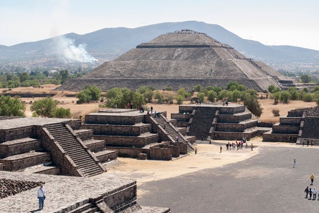 Lugar Piramides De Teotihuacan