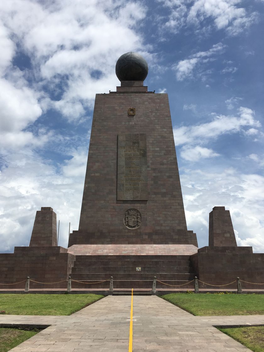 Lugar Mitad Del Mundo