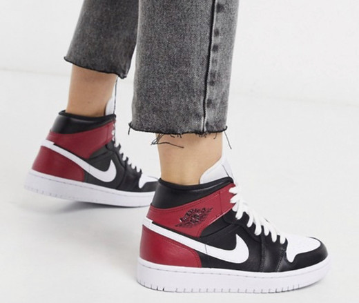 Zapatillas abotinadas en negro y rojo Air Jordan 1 de Nike