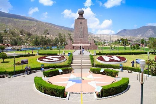 Quito mitad del mundo