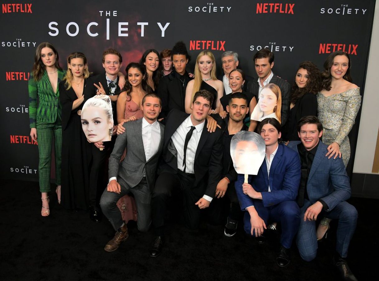 Serie The Society