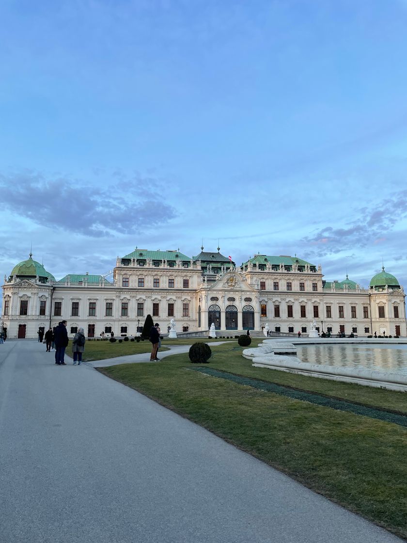 Place Belvedere Palace