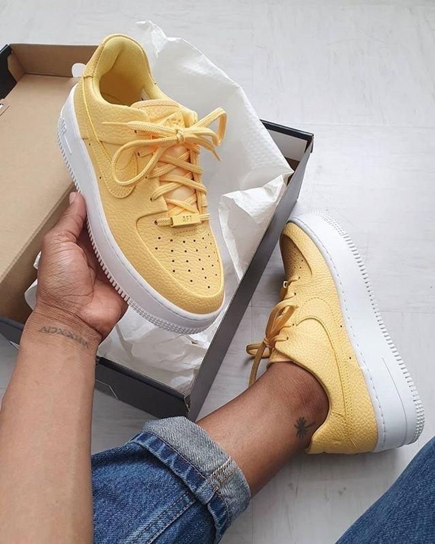Social Nike Air Force 1 07 Trainers