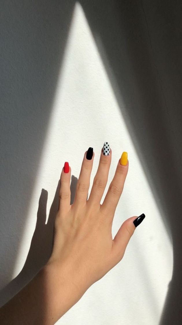 Moda Nail ❤️🖤♟💛🖤