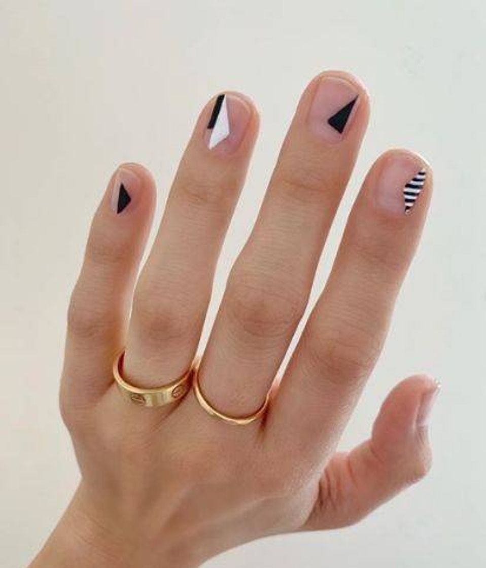 Moda unhas minimalistas 