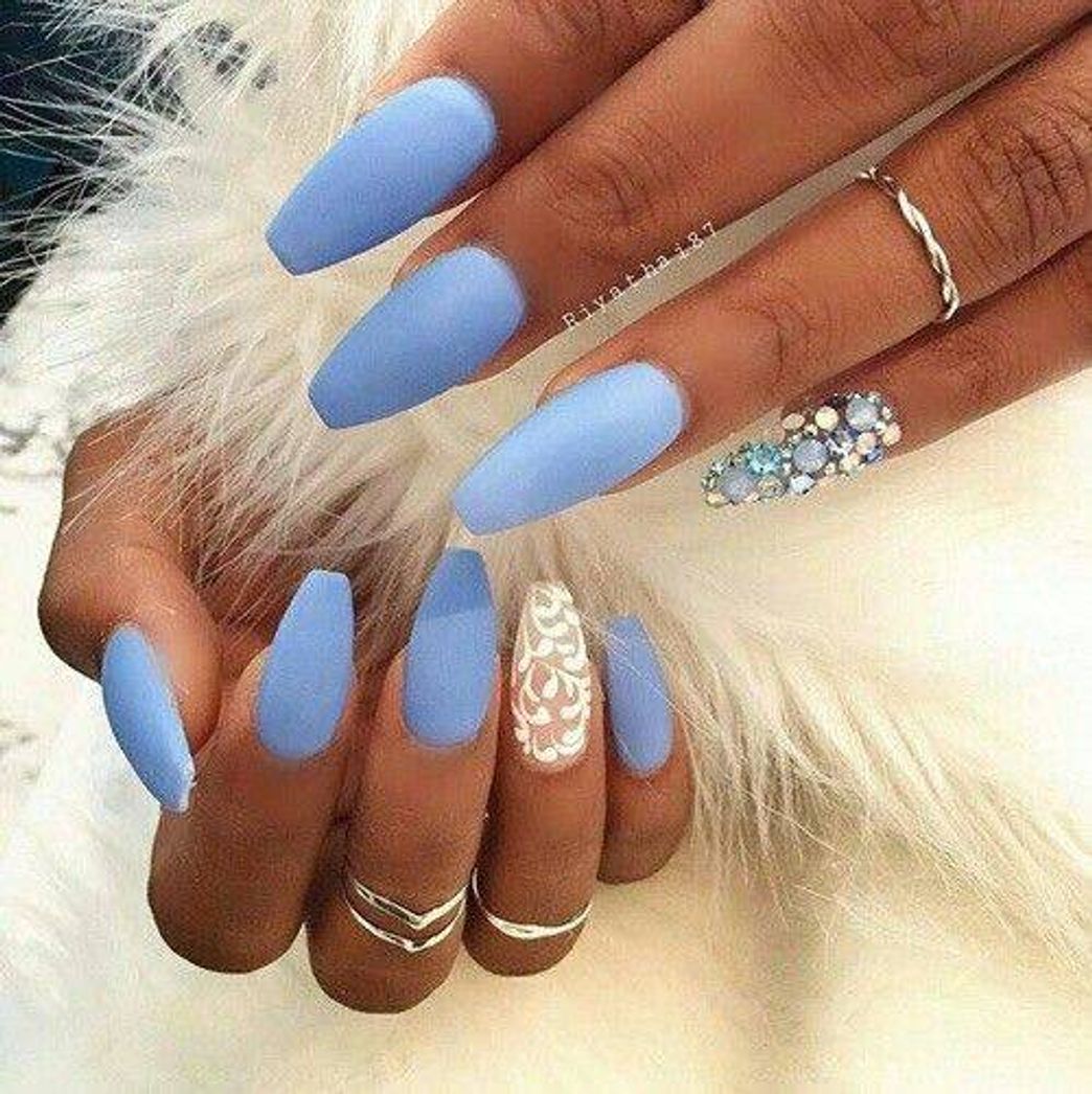 Moda unhas azuis 