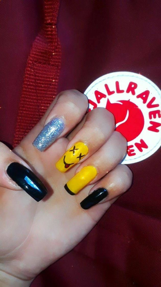 Moda Unhas decoradas: smile fake