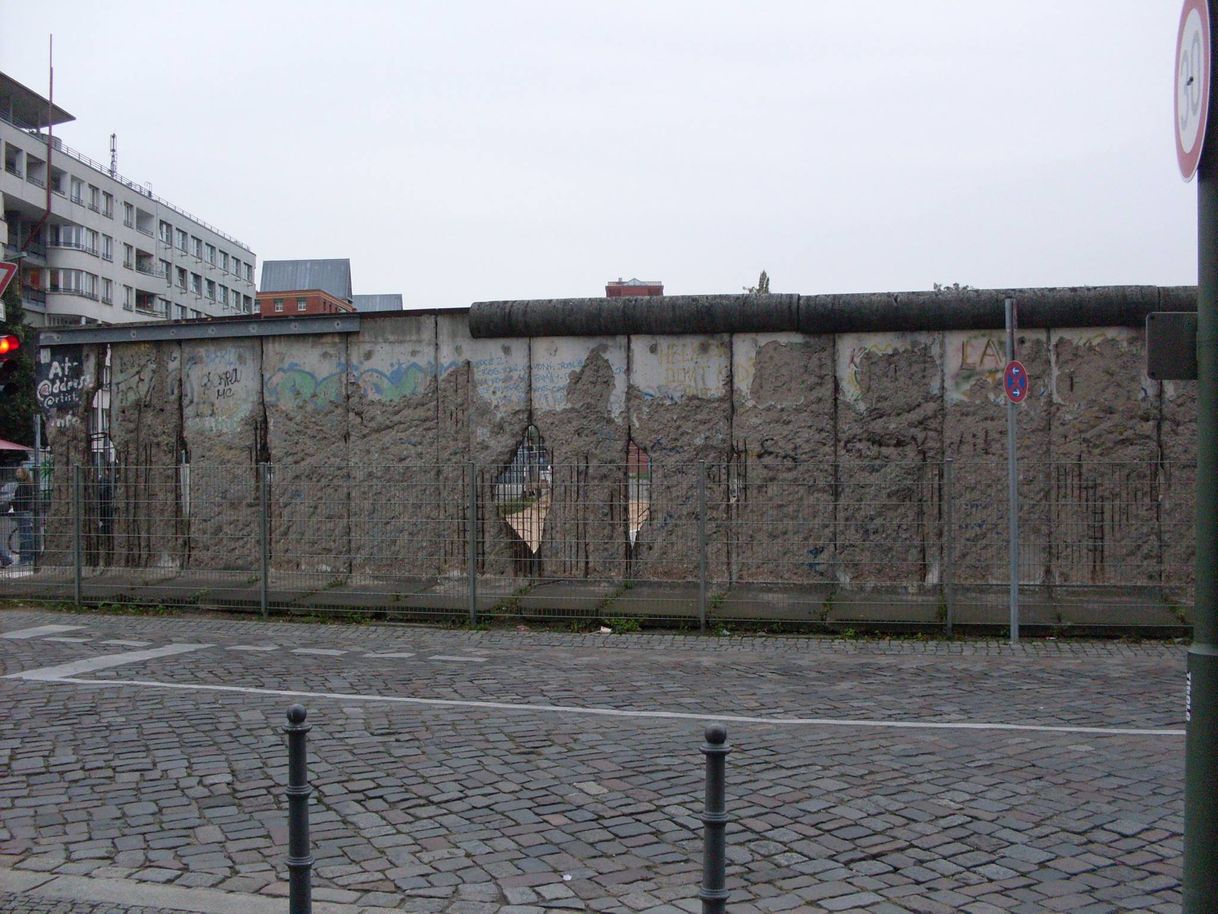 Place Une partie du mur de Berlin