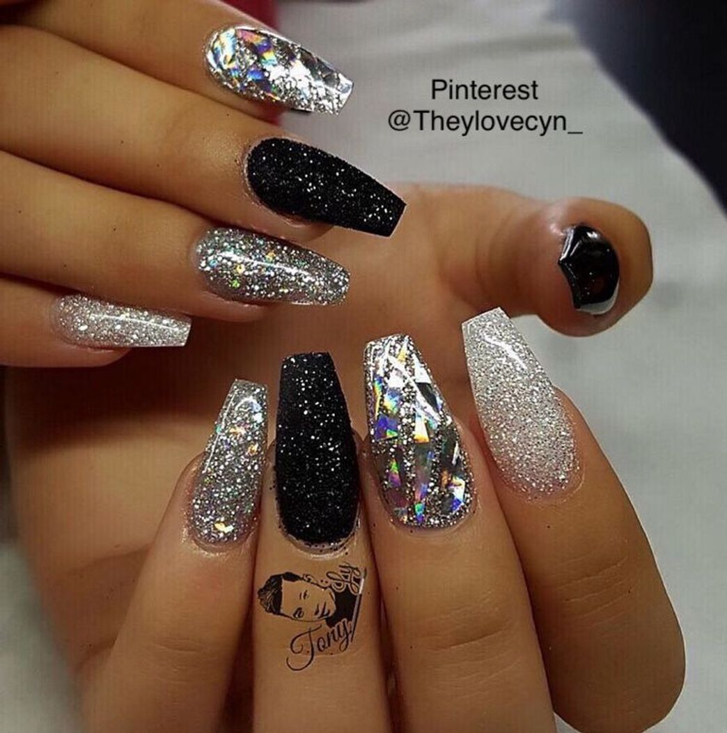 Moda Unhas com decorações exóticas Black 💅🏻