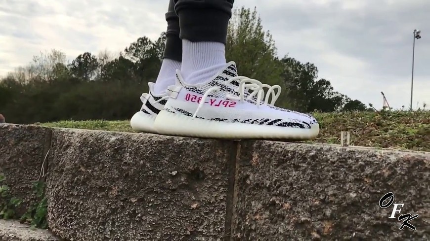 Moda adidas Yeezy Boost 350 V2 Zebra - CP9654