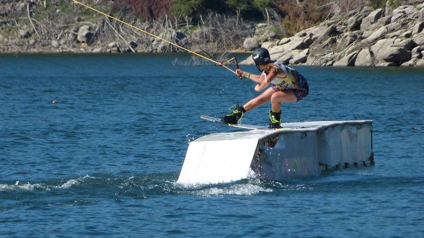 Place Wakeboard Center Madrid - Cable Ski Madrid - Ángeles de San Rafael