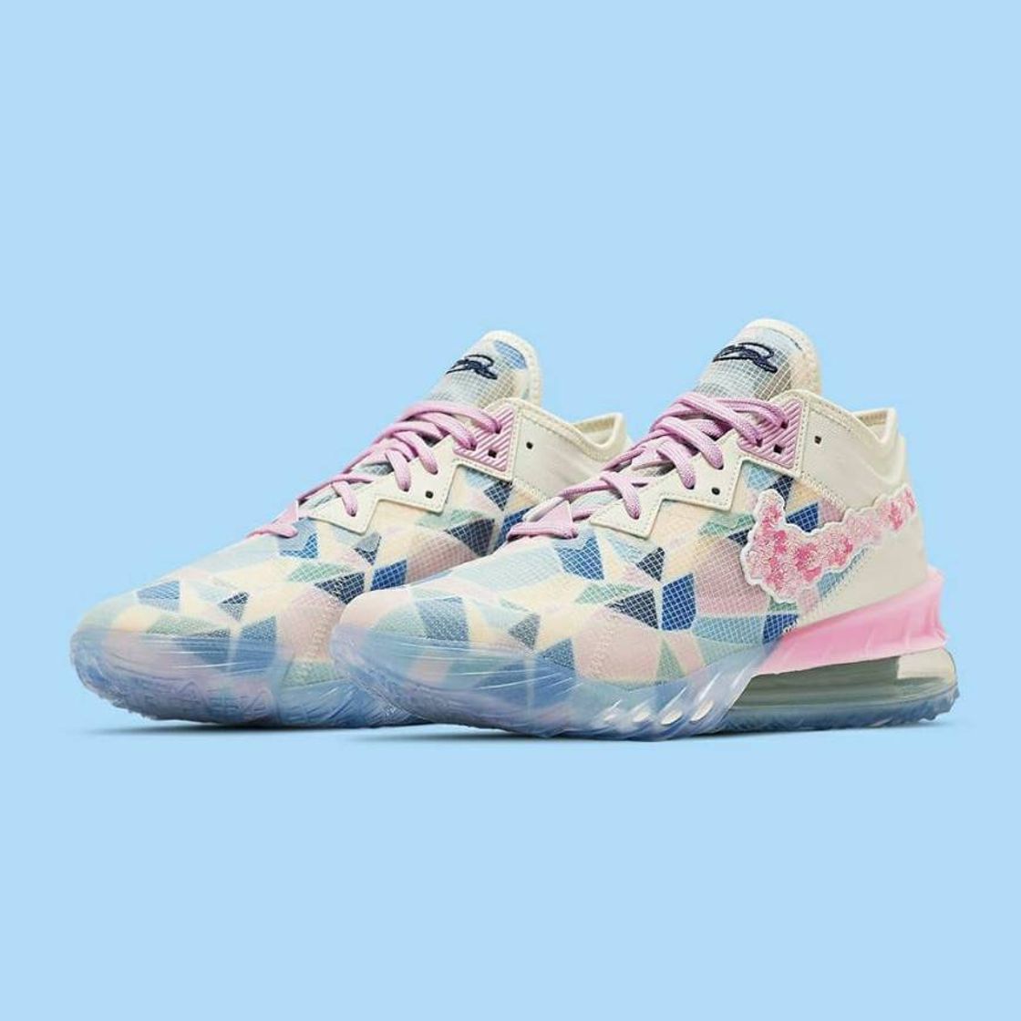 Fashion atmos x Nike LeBron 18 Low "Sakura"