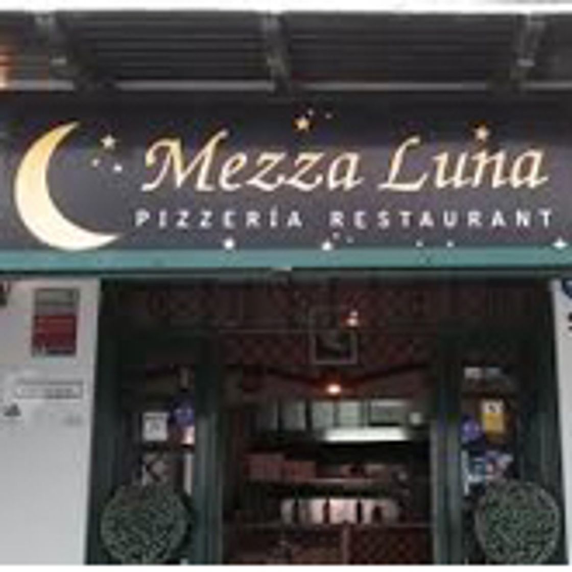 Restaurants La Mezza Luna