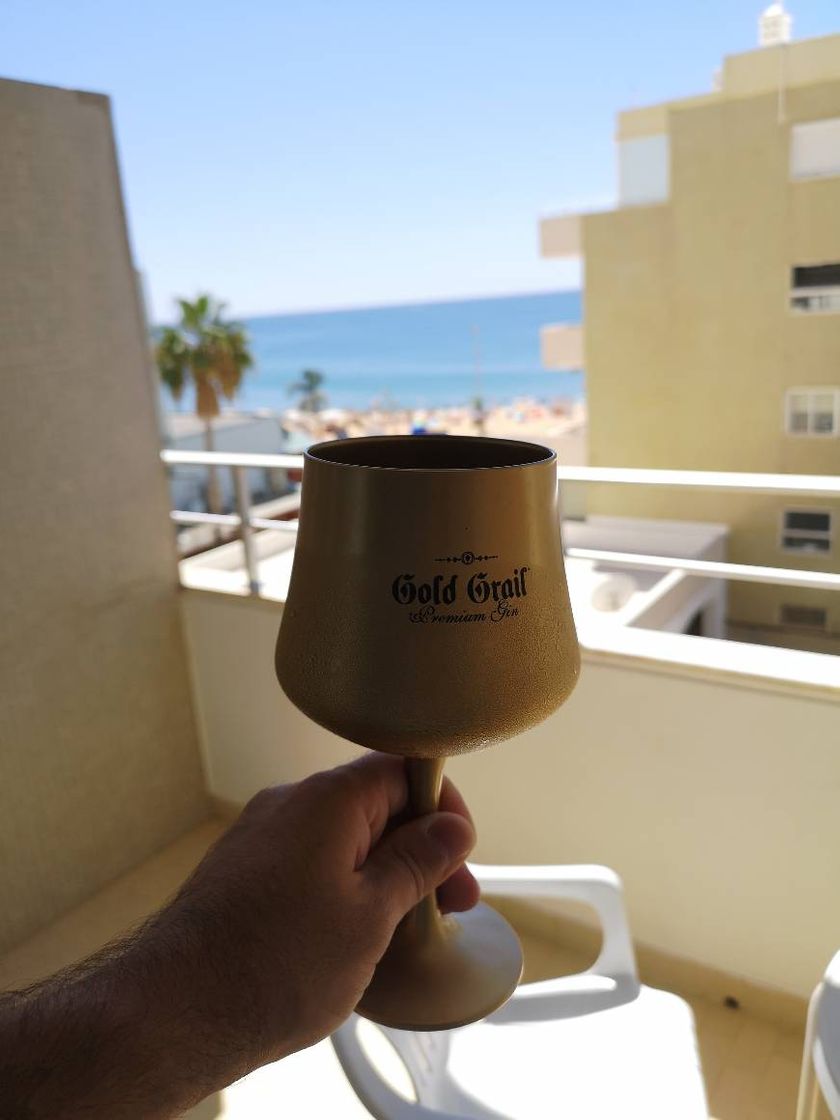 Social Gold Grail Premium Gin