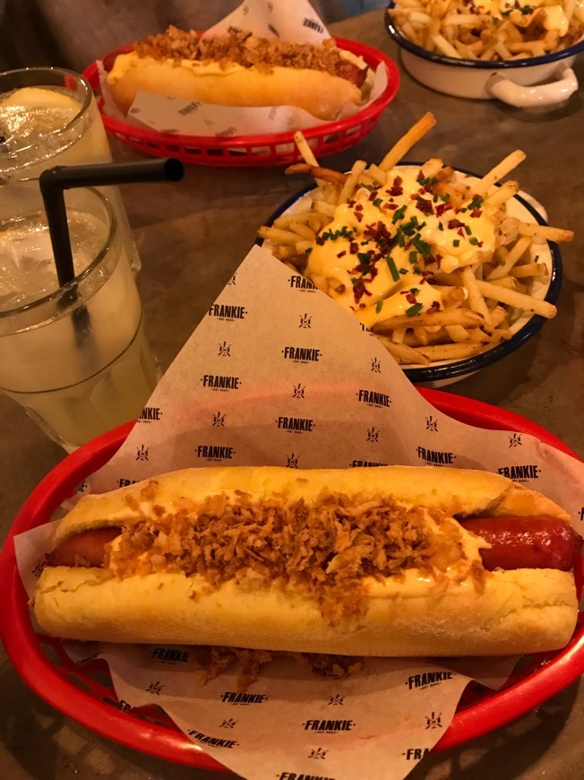 Restaurantes Frankie Hot Dogs