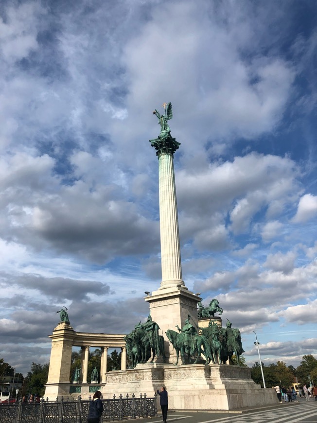 Lugar Plaza de los Héroes