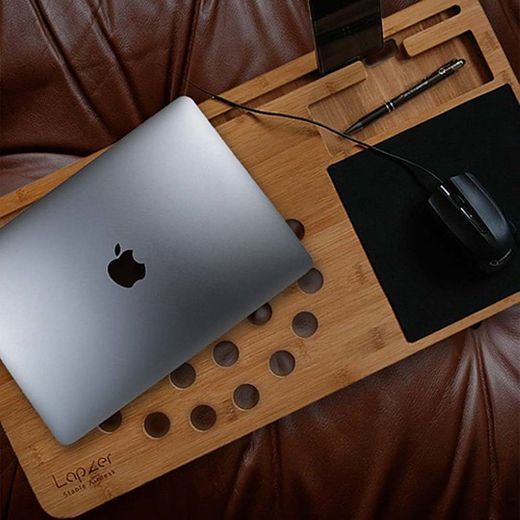 Mesa de bambú diseñada para el portátil