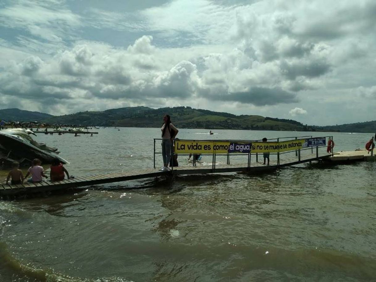 Lugar lago Calima