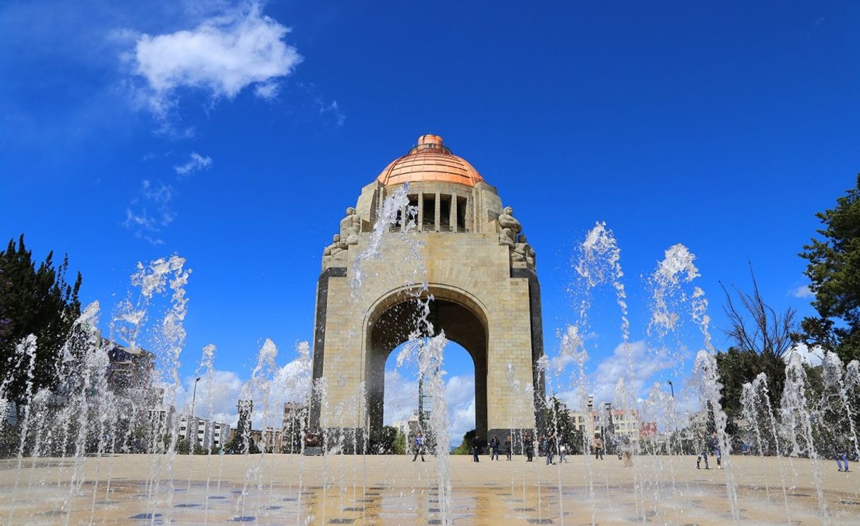 Lugar Monumento a la Revolución