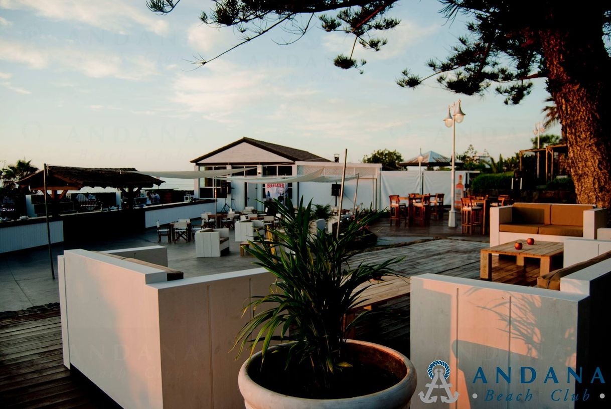Place Andana Beach Club