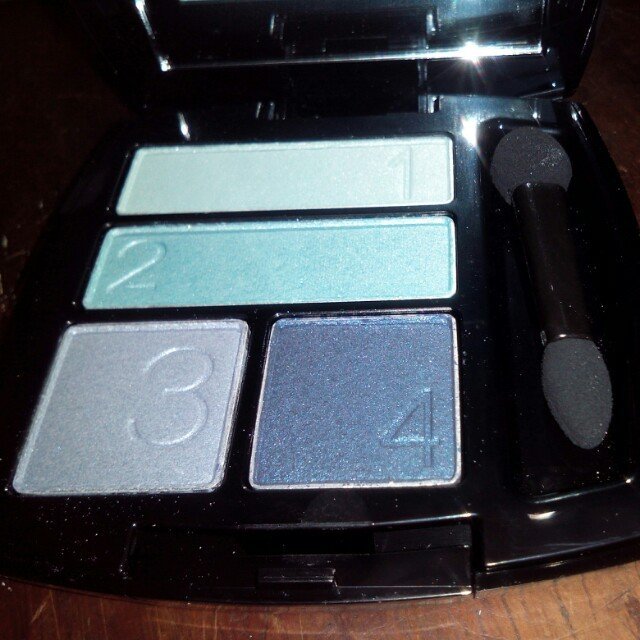 Productos Avon true color eyeshadow quad ocean collection 