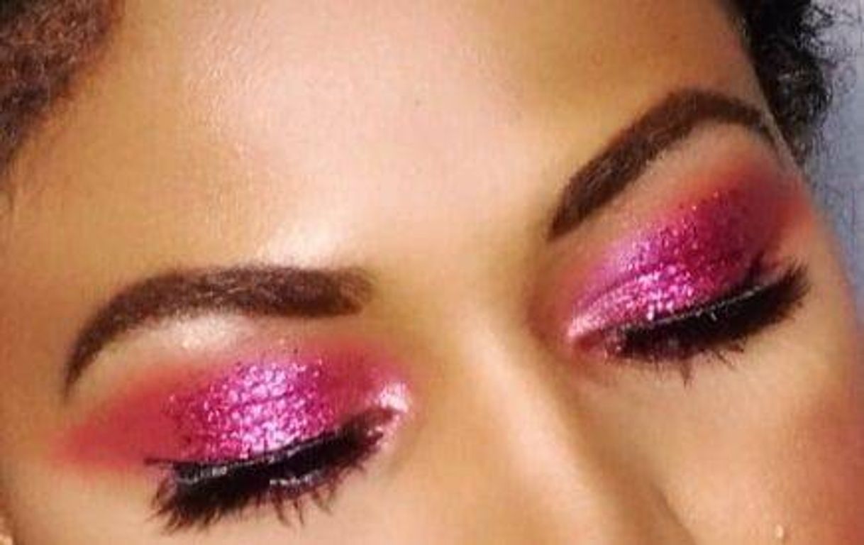 Fashion Make Rosa com Glitter 