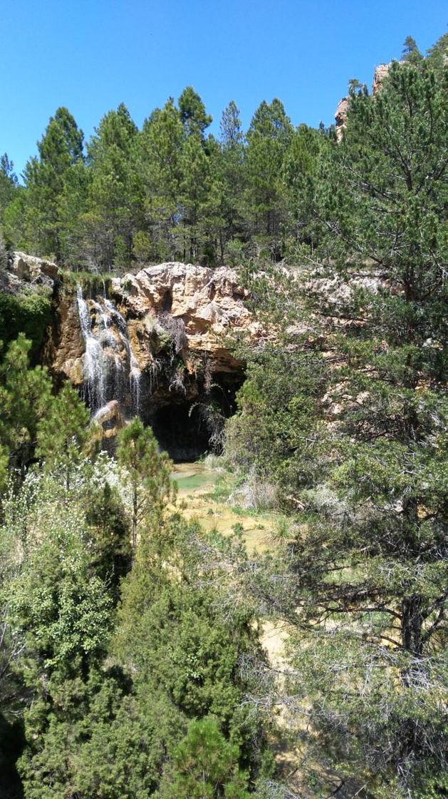 Place Fuen Narices. Cascada de la Hiedra