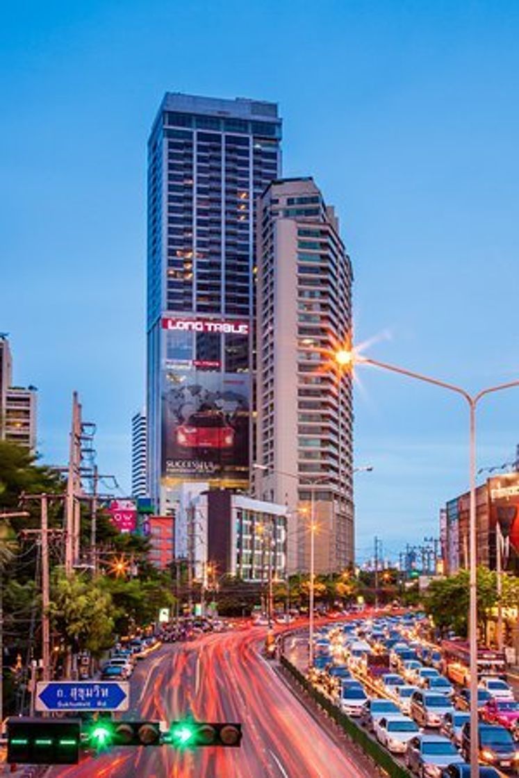 Place Column Bangkok Hotel