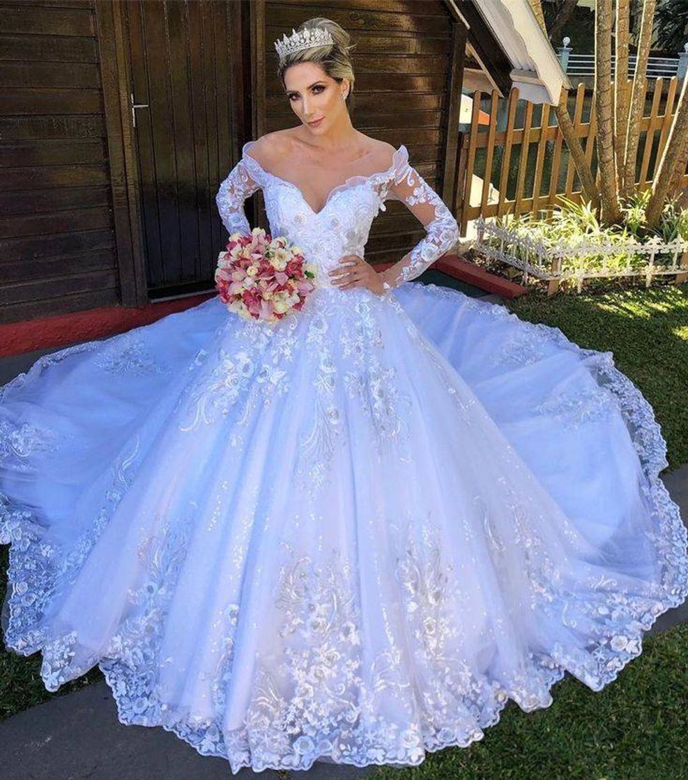 Fashion Quem não gosta de um vestido bem princesa não é mesmo?? 😍😍