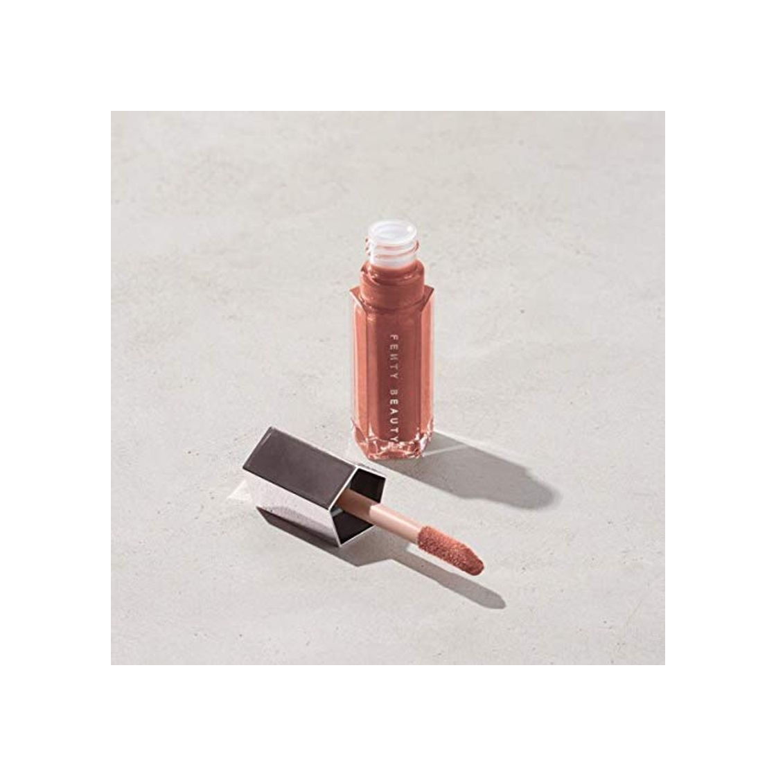 Product Iluminador de labios universal Gloss Bomb de Fenty Beauty by Rihanna