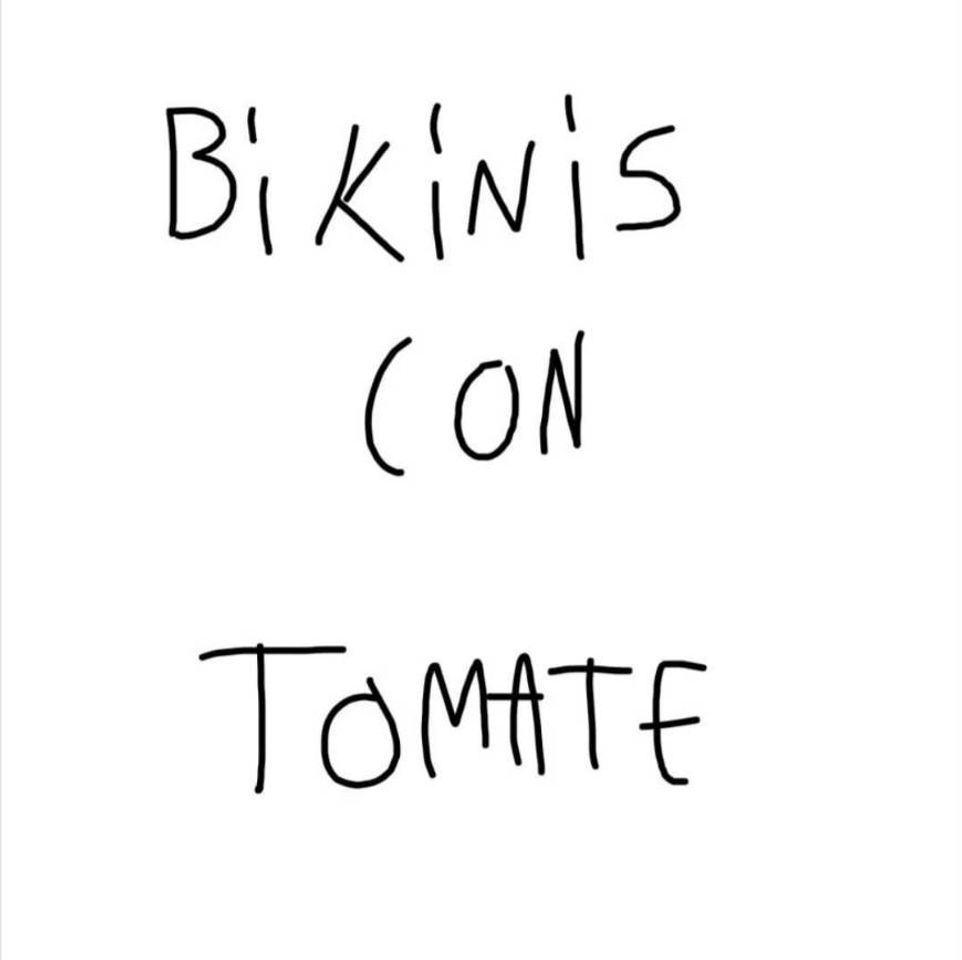 Moda bikinis con tomate